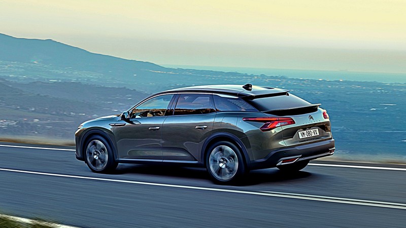 多了「X」、變身跨界休旅!全新《Citroen C5 X》跨界休旅全球首演 多了「X」、變身跨界休旅!全新《Citroen C5 X》跨界休旅全球首演
