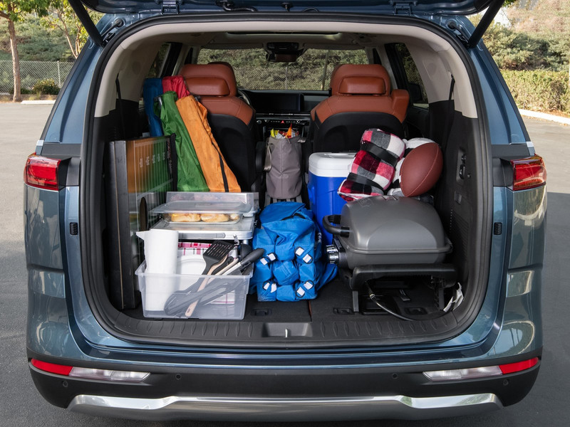 一分鐘變《車床》!免改裝《Kia Carnival》變身露營車!《拆卸+翻轉座椅》是MPV、也是移動旅社? 一分鐘變《車床》!免改裝《Kia Carnival》變身露營車!《拆卸+翻轉座椅》是MPV、也是移動旅社?