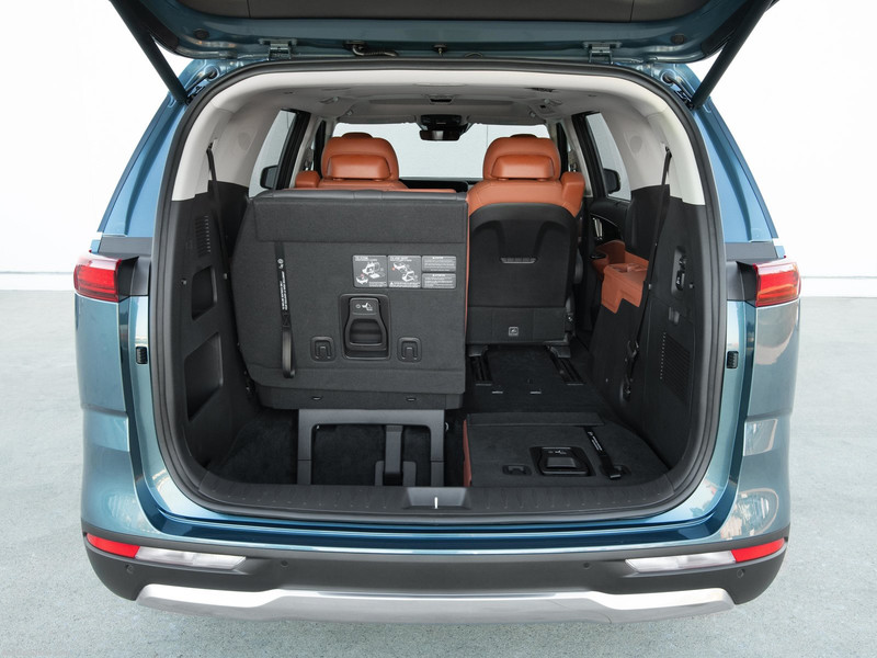一分鐘變《車床》!免改裝《Kia Carnival》變身露營車!《拆卸+翻轉座椅》是MPV、也是移動旅社? 一分鐘變《車床》!免改裝《Kia Carnival》變身露營車!《拆卸+翻轉座椅》是MPV、也是移動旅社?