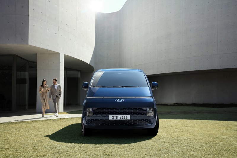 《Hyundai Staria》預計年底台灣見|首創全景式車窗 最多可乘載11人 《Hyundai Staria》預計年底台灣見|首創全景式車窗 最多可乘載11人