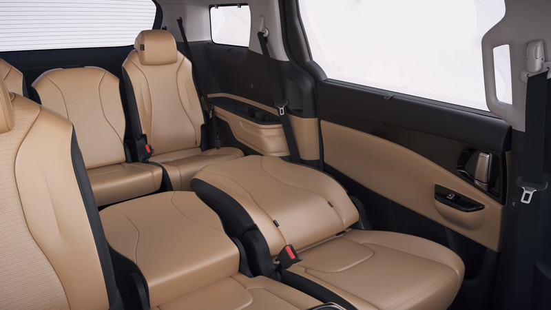 一分鐘變《車床》!免改裝《Kia Carnival》變身露營車!《拆卸+翻轉座椅》是MPV、也是移動旅社? 一分鐘變《車床》!免改裝《Kia Carnival》變身露營車!《拆卸+翻轉座椅》是MPV、也是移動旅社?