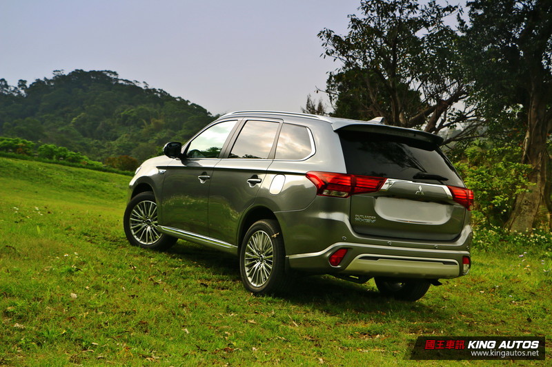 平均油耗52.4km/L《Mitsubishi Outlander PHEV》最大特色還是寧靜舒適、起步暢快 平均油耗52.4km/L《Mitsubishi Outlander PHEV》最大特色還是寧靜舒適、起步暢快