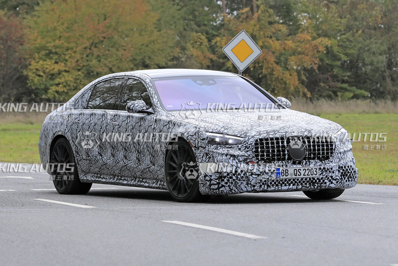 《Mercedes-Benz S-Class》奪下本屆世界最佳豪華車大獎|搭載V12引擎Maybach S-Class預計年底登場 《Mercedes-Benz S-Class》奪下本屆世界最佳豪華車大獎|搭載V12引擎Maybach S-Class預計年底登場