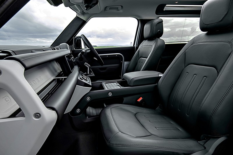 榮獲2021世界風雲車設計大獎!《Land Rover Defender》90車系 預計今年第3季國內上市 榮獲2021世界風雲車設計大獎!《Land Rover Defender》90車系 預計今年第3季國內上市