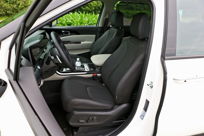 激發內心渴望《Kia Carnival》價格 配備 美學 正中紅心! 激發內心渴望《Kia Carnival》價格 配備 美學 正中紅心!