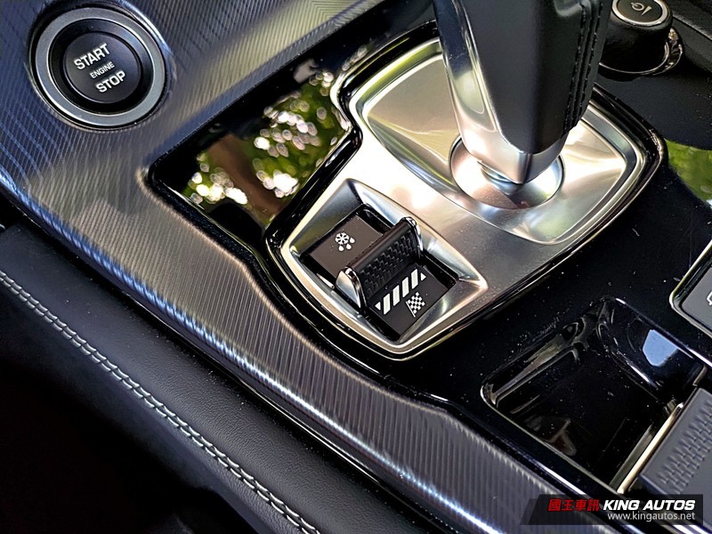 《Jaguar F-Type P450 R-Dynamic》小改款試駕︱渾厚嘶吼的5.0升V8豹力美學! 《Jaguar F-Type P450 R-Dynamic》小改款試駕︱渾厚嘶吼的5.0升V8豹力美學!