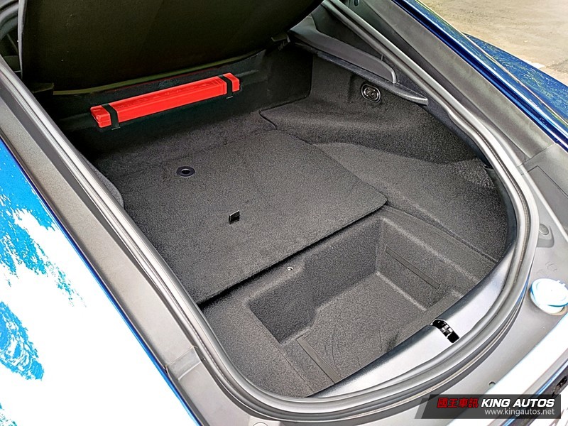 《Jaguar F-Type P450 R-Dynamic》小改款試駕︱渾厚嘶吼的5.0升V8豹力美學! 《Jaguar F-Type P450 R-Dynamic》小改款試駕︱渾厚嘶吼的5.0升V8豹力美學!