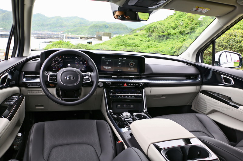 激發內心渴望《Kia Carnival》價格 配備 美學 正中紅心! 激發內心渴望《Kia Carnival》價格 配備 美學 正中紅心!