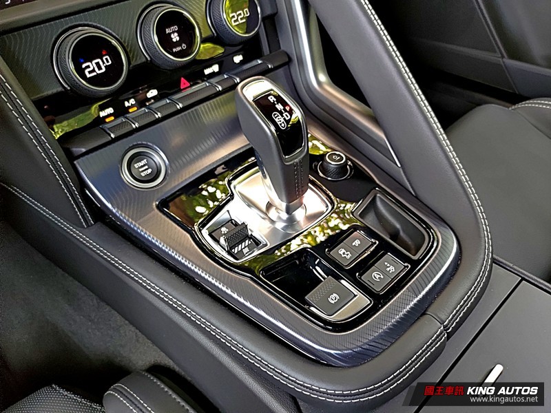 《Jaguar F-Type P450 R-Dynamic》小改款試駕︱渾厚嘶吼的5.0升V8豹力美學! 《Jaguar F-Type P450 R-Dynamic》小改款試駕︱渾厚嘶吼的5.0升V8豹力美學!