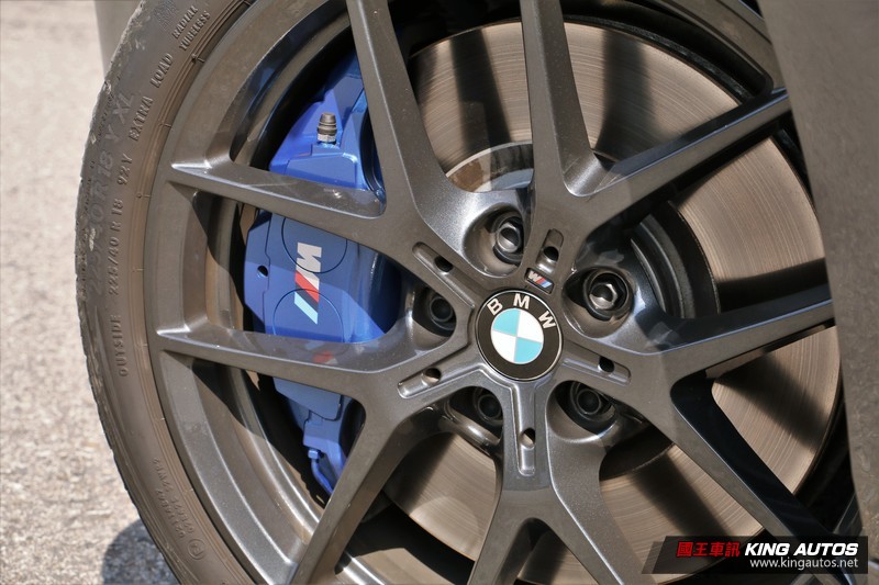 《BMW 220i Gran Coupe Edition M》試駕︱何必將就三缸!四缸渦輪引擎低轉高扭力 操駕更帶勁 《BMW 220i Gran Coupe Edition M》試駕︱何必將就三缸!四缸渦輪引擎低轉高扭力 操駕更帶勁