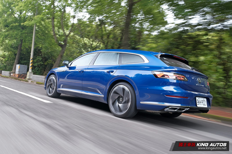 國王駕道︱非典型旅行車《VW Arteon Shooting Brake》有帥到!該選科技新貴還是豪門世家? 國王駕道︱非典型旅行車《VW Arteon Shooting Brake》有帥到!該選科技新貴還是豪門世家?