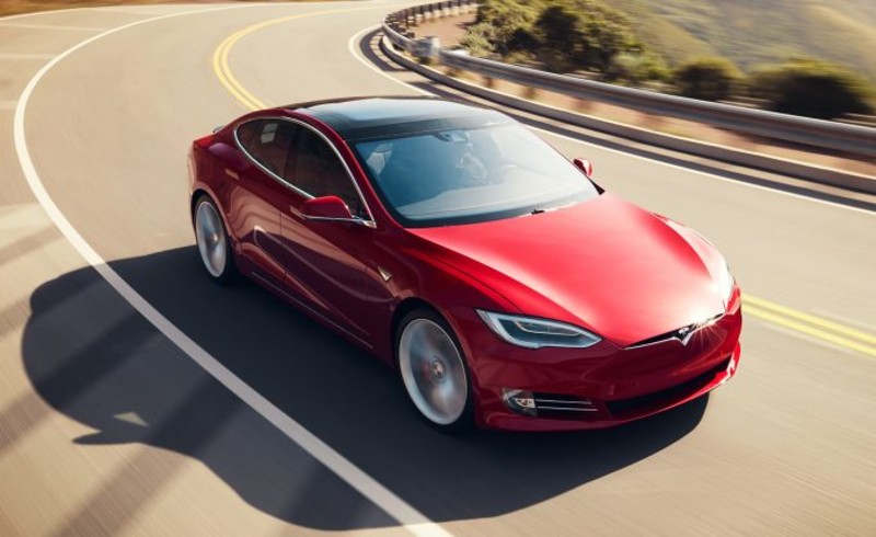 續航力是真的!這款《Tesla Model S 》上路實測 120公里時速跑出515公里 續航力是真的!這款《Tesla Model S 》上路實測 120公里時速跑出515公里