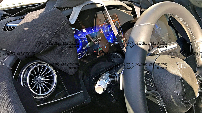 中控台56吋全螢幕再現?!《Mercedes-Benz EQS SUV》純電休旅版 內裝捕獲 中控台56吋全螢幕再現?!《Mercedes-Benz EQS SUV》純電休旅版 內裝捕獲