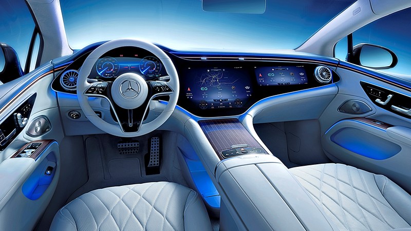 中控台56吋全螢幕再現?!《Mercedes-Benz EQS SUV》純電休旅版 內裝捕獲 中控台56吋全螢幕再現?!《Mercedes-Benz EQS SUV》純電休旅版 內裝捕獲