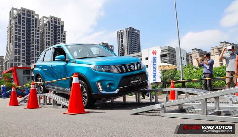 《Suzuki Vitara Allgrip城市野行體驗會》即日起開跑!邀你開上樓梯衝下水池 《Suzuki Vitara Allgrip城市野行體驗會》即日起開跑!邀你開上樓梯衝下水池