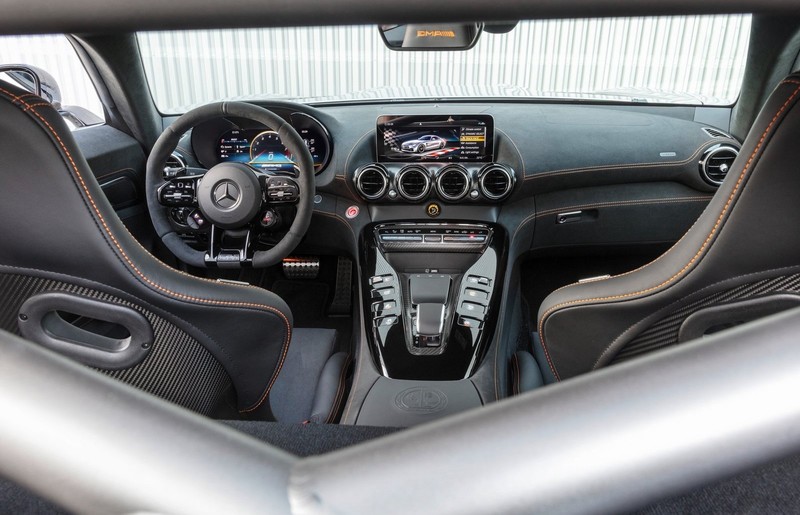 紐柏林最速量產車《Mercedes-AMG GT Black Series》限量抵台|直上730匹外加賽道黑科技 紐柏林最速量產車《Mercedes-AMG GT Black Series》限量抵台|直上730匹外加賽道黑科技