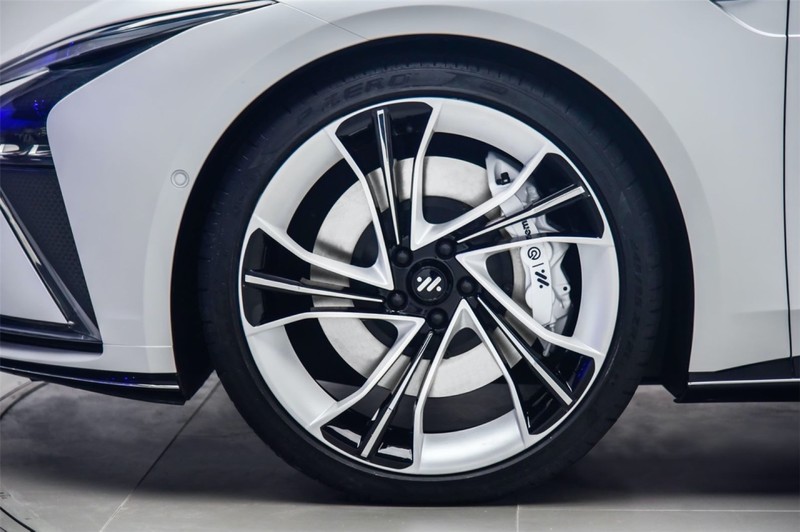 內裝結合《Tesla》和《Benz》?中國電動車《智己L7》續航力破1000公里 零百加速僅3.9秒 內裝結合《Tesla》和《Benz》?中國電動車《智己L7》續航力破1000公里 零百加速僅3.9秒