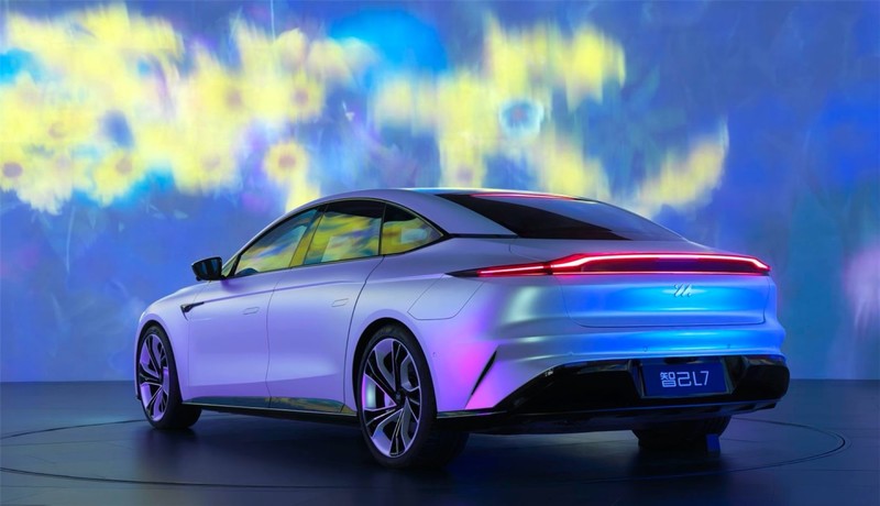內裝結合《Tesla》和《Benz》?中國電動車《智己L7》續航力破1000公里 零百加速僅3.9秒 內裝結合《Tesla》和《Benz》?中國電動車《智己L7》續航力破1000公里 零百加速僅3.9秒