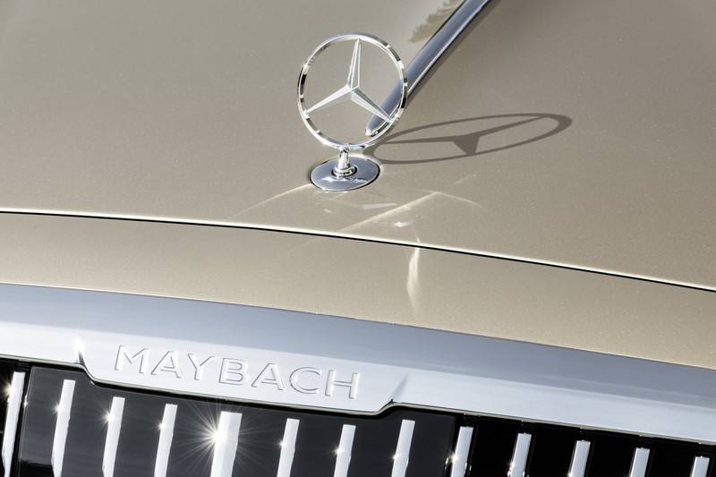 《Maybach S680 4MATIC》無預警亮相|搭載V12引擎榨621匹馬力 車內還有冷藏室 《Maybach S680 4MATIC》無預警亮相|搭載V12引擎榨621匹馬力 車內還有冷藏室