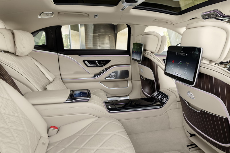 《Maybach S680 4MATIC》無預警亮相|搭載V12引擎榨621匹馬力 車內還有冷藏室 《Maybach S680 4MATIC》無預警亮相|搭載V12引擎榨621匹馬力 車內還有冷藏室