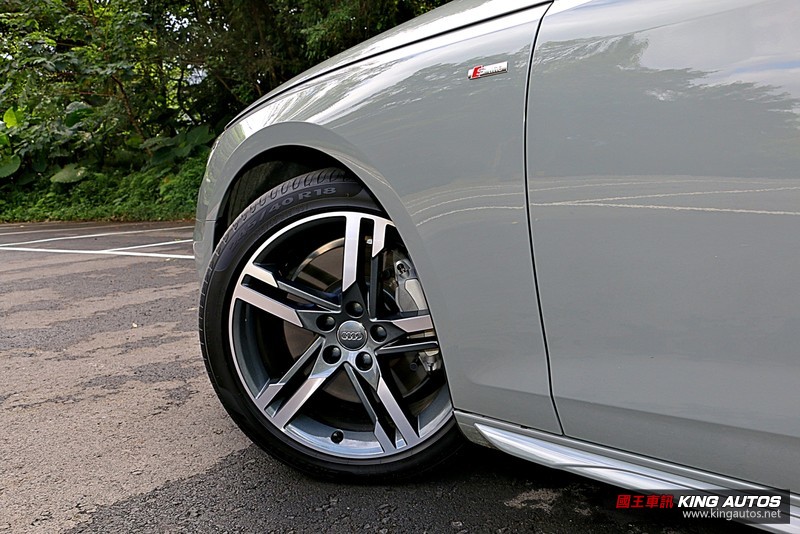 《Audi A4 45 TFSI quattro S line》小改款試駕︱還是智慧四驅更對味! 《Audi A4 45 TFSI quattro S line》小改款試駕︱還是智慧四驅更對味!