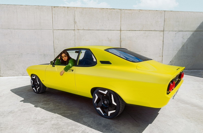 《Opel》也搞文藝復興！推出手排電動車《Manta GSe ElektroMOD》向經典跑車Manta致敬