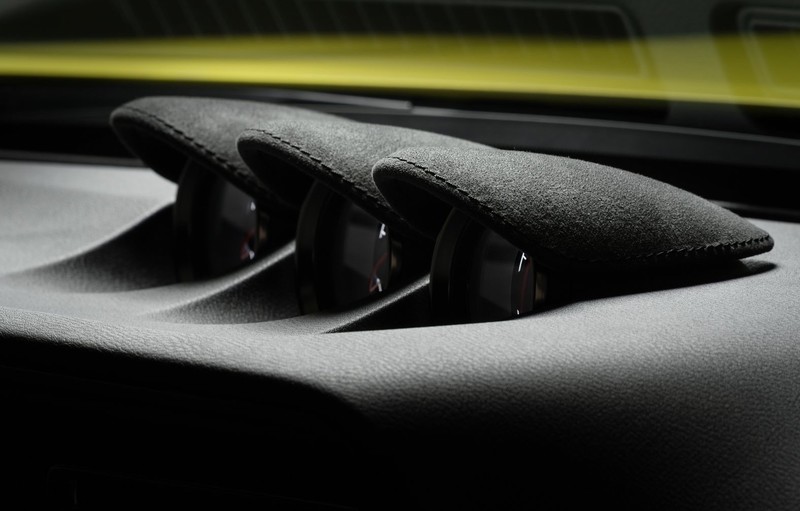 量產版《Nissan Z》跑車現身!跟原型車只差一片小尾翼? 量產版《Nissan Z》跑車現身!跟原型車只差一片小尾翼?