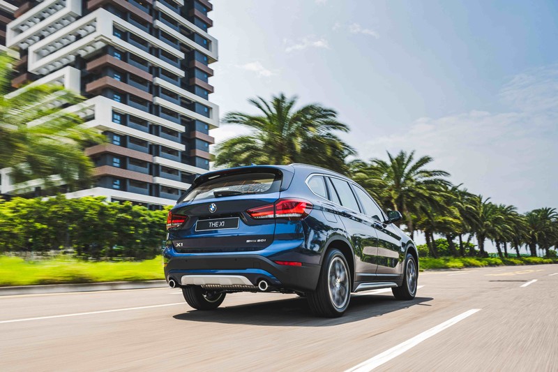 全新xLine豪華風格套件+追加6項新配備!《BMW X1 Deluxe Edition豪華版》185萬起率性登場 全新xLine豪華風格套件+追加6項新配備!《BMW X1 Deluxe Edition豪華版》185萬起率性登場