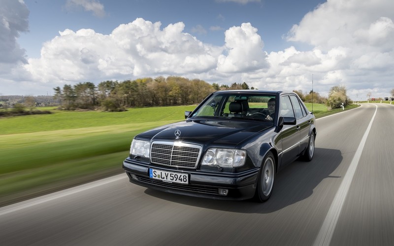 《M-Benz 500E》誤闖《Porsche》禁區準備踢館?原來是雙方合作的結晶!細說30年前的良緣 《M-Benz 500E》誤闖《Porsche》禁區準備踢館?原來是雙方合作的結晶!細說30年前的良緣