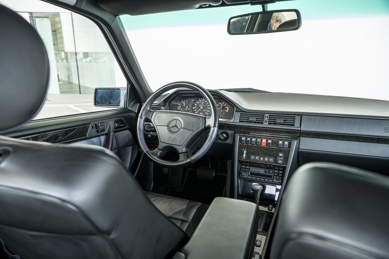 《M-Benz 500E》誤闖《Porsche》禁區準備踢館?原來是雙方合作的結晶!細說30年前的良緣 《M-Benz 500E》誤闖《Porsche》禁區準備踢館?原來是雙方合作的結晶!細說30年前的良緣
