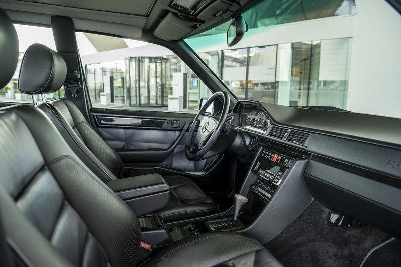 《M-Benz 500E》誤闖《Porsche》禁區準備踢館?原來是雙方合作的結晶!細說30年前的良緣 《M-Benz 500E》誤闖《Porsche》禁區準備踢館?原來是雙方合作的結晶!細說30年前的良緣