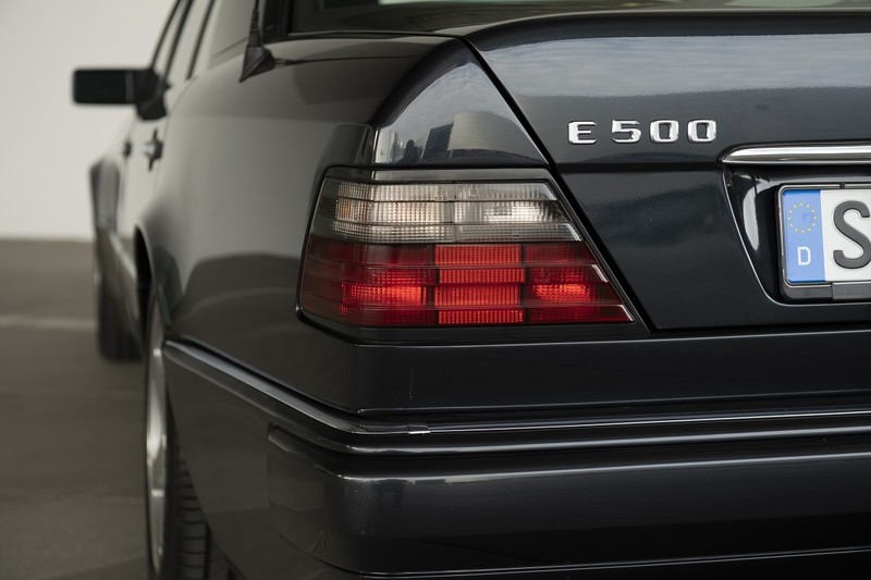《M-Benz 500E》誤闖《Porsche》禁區準備踢館?原來是雙方合作的結晶!細說30年前的良緣 《M-Benz 500E》誤闖《Porsche》禁區準備踢館?原來是雙方合作的結晶!細說30年前的良緣