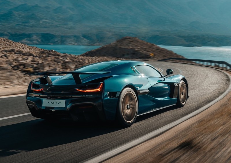 一不小心就開到232km/h?《Rimac》老闆報警致歉順便宣傳《Nevera》有多猛 一不小心就開到232km/h?《Rimac》老闆報警致歉順便宣傳《Nevera》有多猛