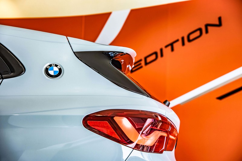 全車系增天窗、音響、腰靠!新年式《BMW X2》正式上市 還多了撞色亮橘特仕車 全車系增天窗、音響、腰靠!新年式《BMW X2》正式上市 還多了撞色亮橘特仕車