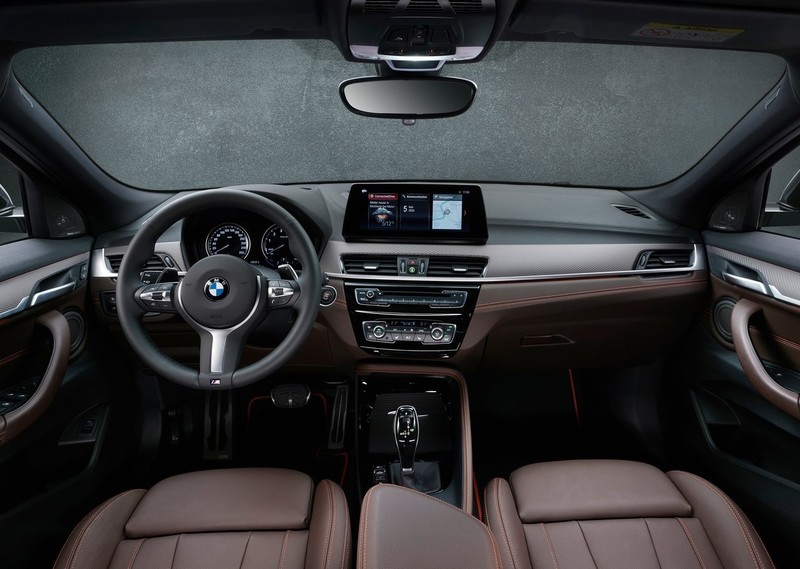 全車系增天窗、音響、腰靠!新年式《BMW X2》正式上市 還多了撞色亮橘特仕車 全車系增天窗、音響、腰靠!新年式《BMW X2》正式上市 還多了撞色亮橘特仕車