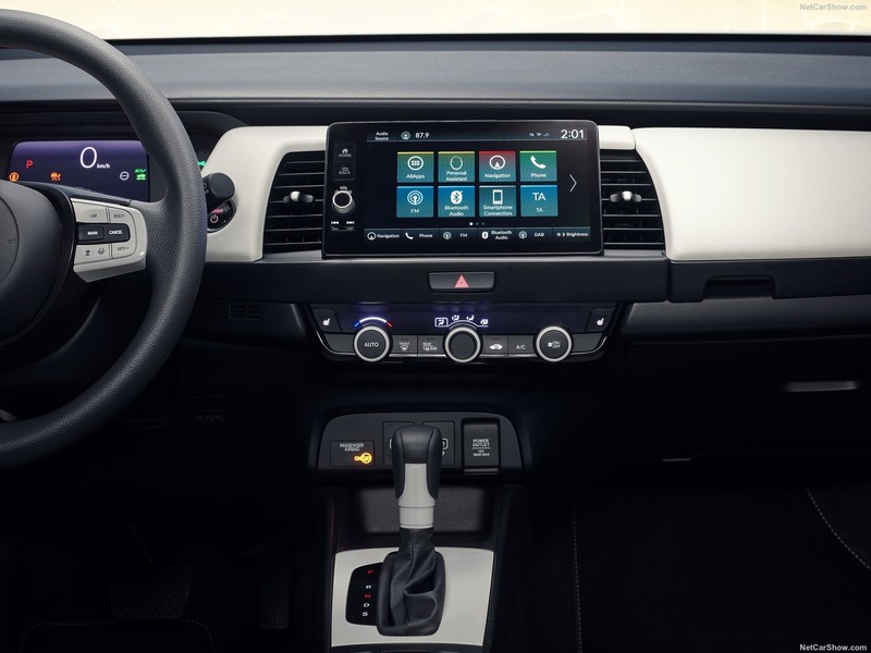 大改款《Honda Fit》到底貴不貴?(三)捨棄量販模式|改走精品路線? 大改款《Honda Fit》到底貴不貴?(三)捨棄量販模式|改走精品路線?