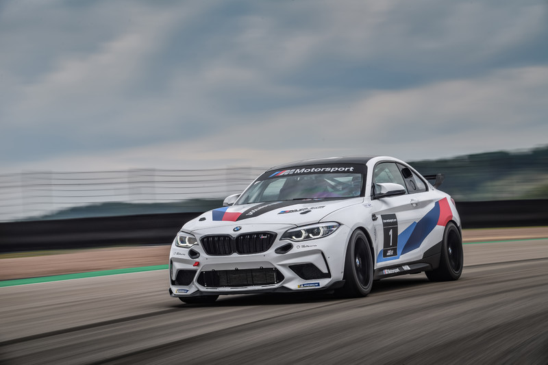 日本推出《BMW M2 CS Racing》賽道用車｜動力配置不變 新增機械限滑差速器等競技化部件