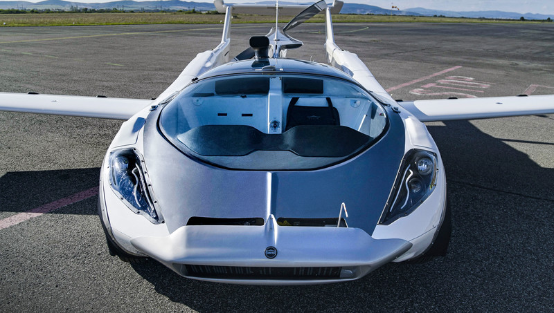 在天空開車的夢真的實現了！全球首架飛行車《AirCar Prototype》長距首飛成功 極速300公里搭載的是BMW引擎