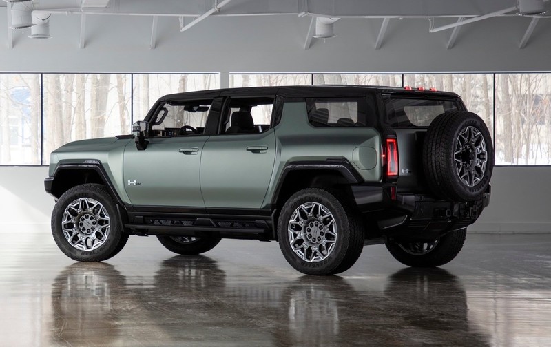 連悍馬都能讓超跑難堪 《GMC Hummer EV》內建彈射起步模式 3秒就能加速破百