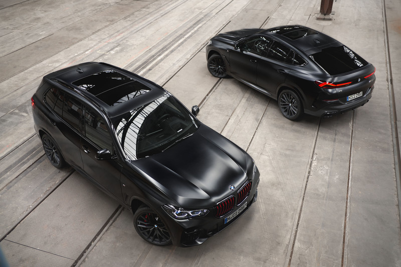 消光黑配上血紅鼻孔 《BMW X5 / X6》推出Black Vermilion特仕車 黑化版《X7 Frozen Black》同 消光黑配上血紅鼻孔 《BMW X5 / X6》推出Black Vermilion特仕車 黑化版《X7 Frozen Black》同