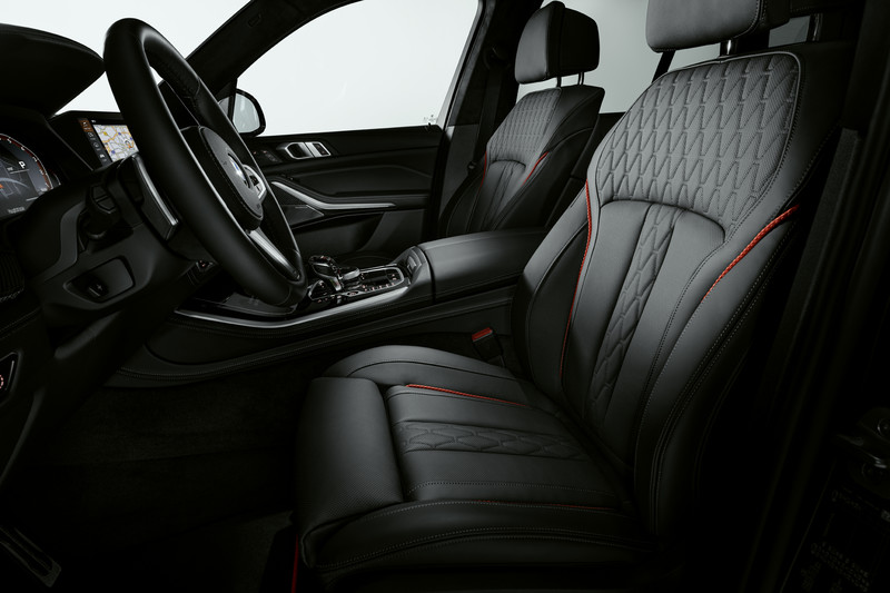 消光黑配上血紅鼻孔 《BMW X5 / X6》推出Black Vermilion特仕車 黑化版《X7 Frozen Black》同
