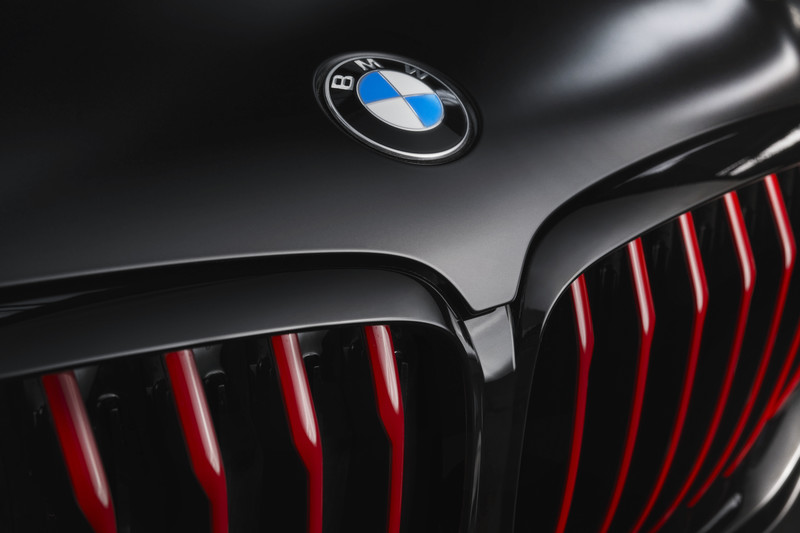 消光黑配上血紅鼻孔 《BMW X5 / X6》推出Black Vermilion特仕車 黑化版《X7 Frozen Black》同