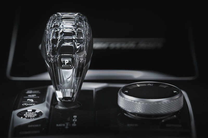 消光黑配上血紅鼻孔 《BMW X5 / X6》推出Black Vermilion特仕車 黑化版《X7 Frozen Black》同