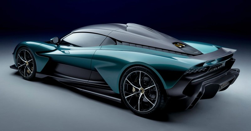 V8油電超跑 連車燈也輕量化《Aston Martin Valhalla》零百加速2.5秒 準備在紐北屌打《Porsche 911 V8油電超跑 連車燈也輕量化《Aston Martin Valhalla》零百加速2.5秒 準備在紐北屌打《Porsche 911