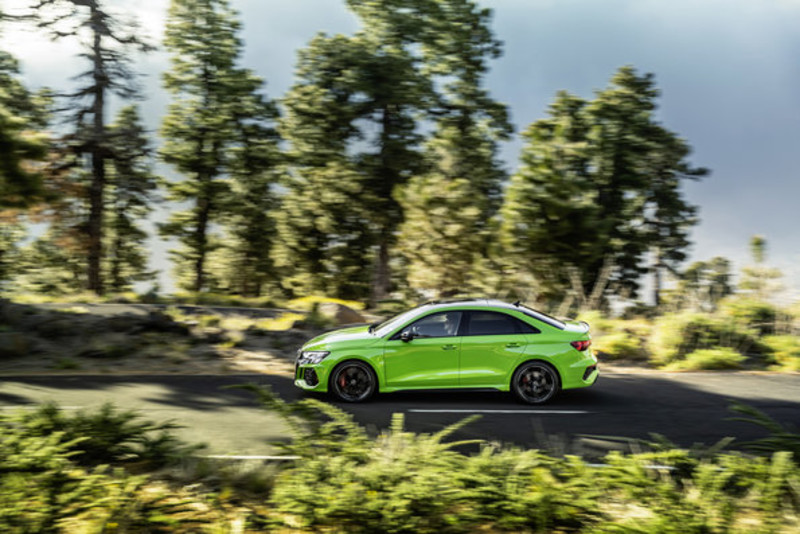 走出停產陰霾 全新《Audi RS 3》延續五缸經典 零百加速快0.3秒 首次導入後軸差速器 頭燈很有戲 走出停產陰霾 全新《Audi RS 3》延續五缸經典 零百加速快0.3秒 首次導入後軸差速器 頭燈很有戲