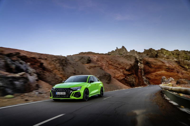 走出停產陰霾 全新《Audi RS 3》延續五缸經典 零百加速快0.3秒 首次導入後軸差速器 頭燈很有戲 走出停產陰霾 全新《Audi RS 3》延續五缸經典 零百加速快0.3秒 首次導入後軸差速器 頭燈很有戲