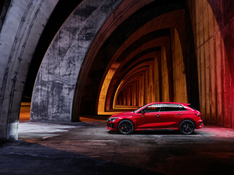 走出停產陰霾 全新《Audi RS 3》延續五缸經典 零百加速快0.3秒 首次導入後軸差速器 頭燈很有戲 走出停產陰霾 全新《Audi RS 3》延續五缸經典 零百加速快0.3秒 首次導入後軸差速器 頭燈很有戲