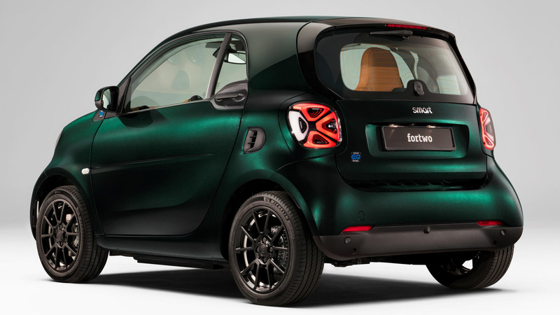 雙人電動小車《Smart EQ Fortwo》亮相｜內裝配置、動力性能一次看，預計2023年量產？